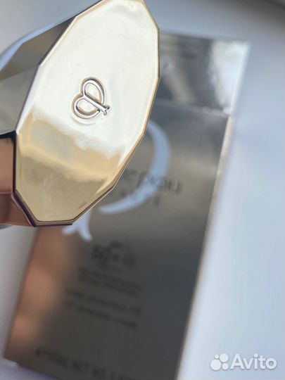 Cle de peau дневной крем для лица с spf50