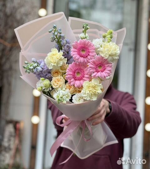 Букеты с герберами и гвоздиками. Доставка