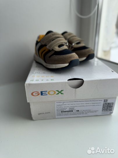 Кроссовки geox