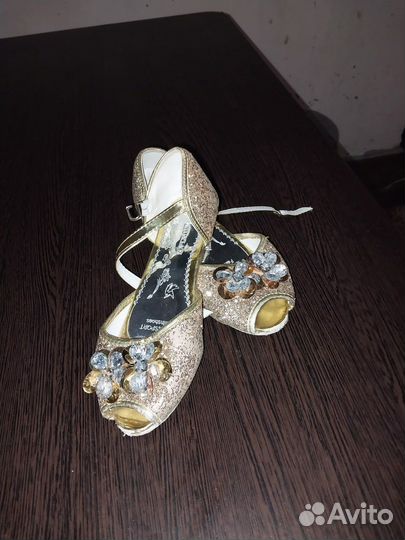 Туфли на девочку 31 р