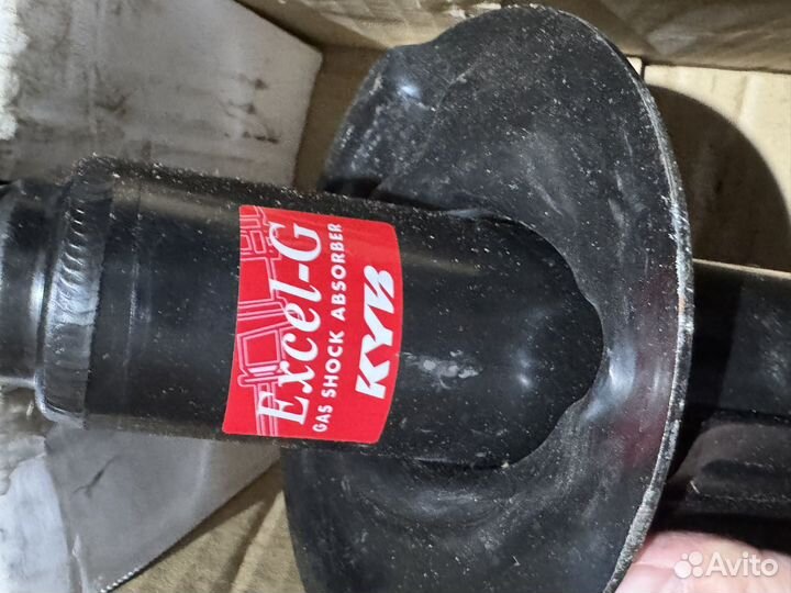 KYB 335845 амортизатор передний левый газовый