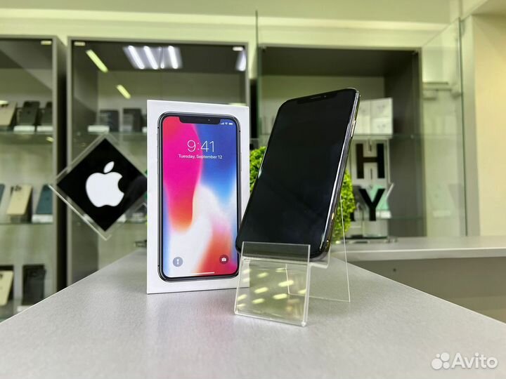 iPhone X, 64 ГБ