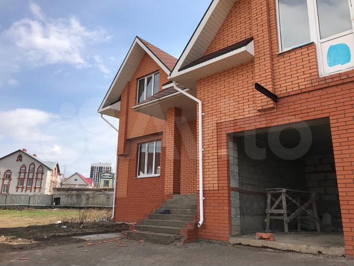 Дом 200 м² на участке 10 сот.