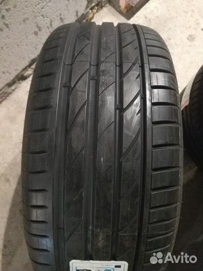 Maxxis Victra Sport SUV VS5 295/40 R20 110Y