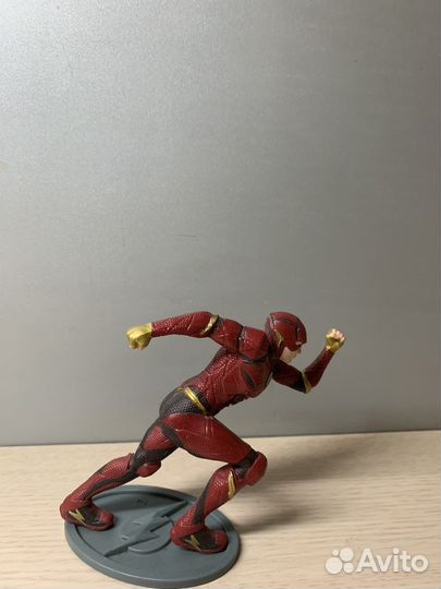 Игрушка супергерой Флеш