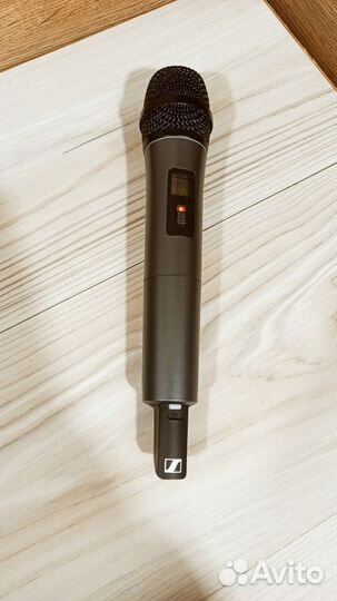 Беспроводная система Sennheiser XSW 1-835-B(1104)