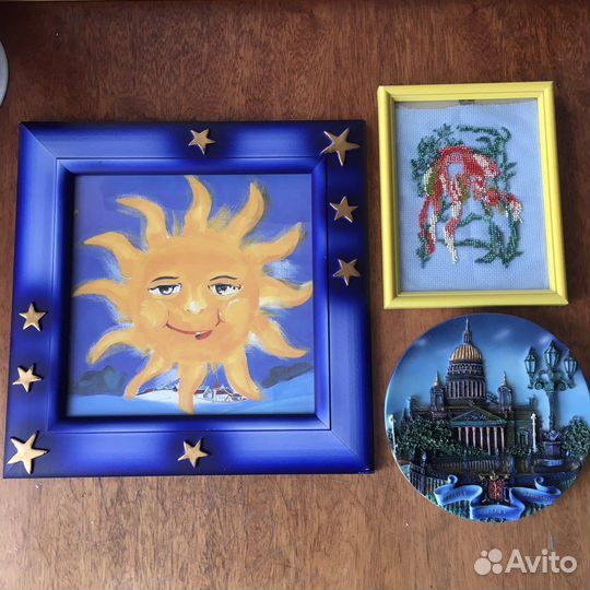 Панно настенное и вышивка бисером в рамке