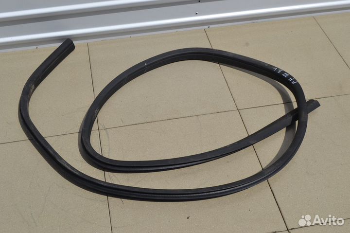 Уплотнительная резинка двери задняя левая Ford Foc