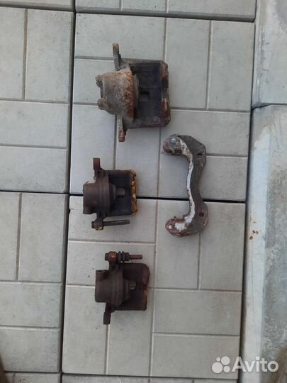 Скоба и суппорта на лансер 9