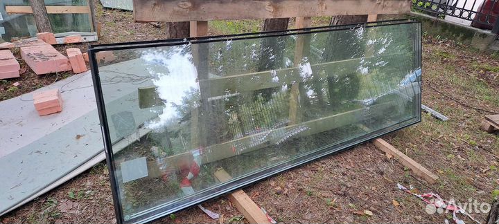 Продаю два стеклопакета для двери