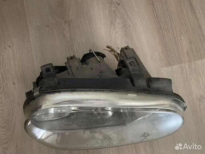 Фара правая golf 4