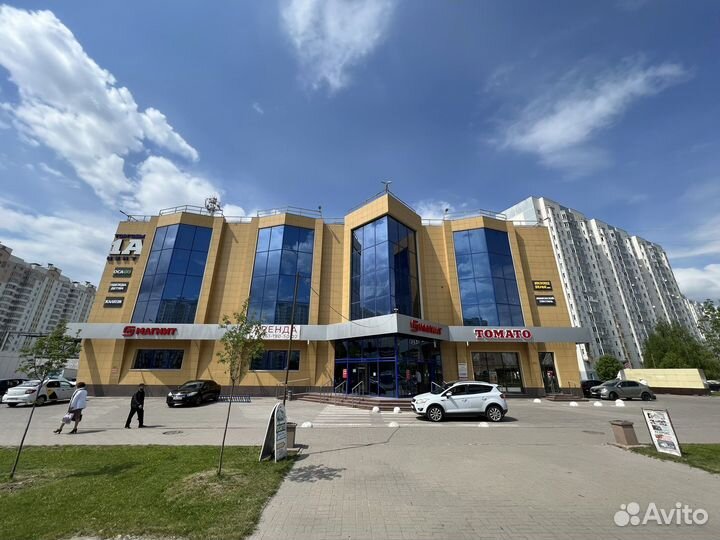 Xbox One S 1 тб + один геймпад