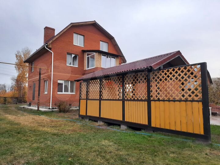 Коттедж 198,5 м² на участке 15 сот.