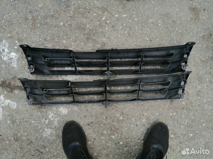 Решетка радиатора Toyota Carina AT190