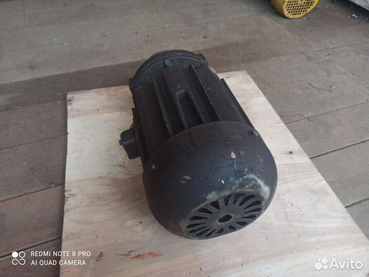 Электродвигатель 220/380 в 0.8 квт