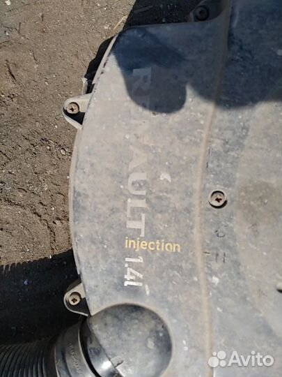 Корпус воздушного фильтра Renault Logan