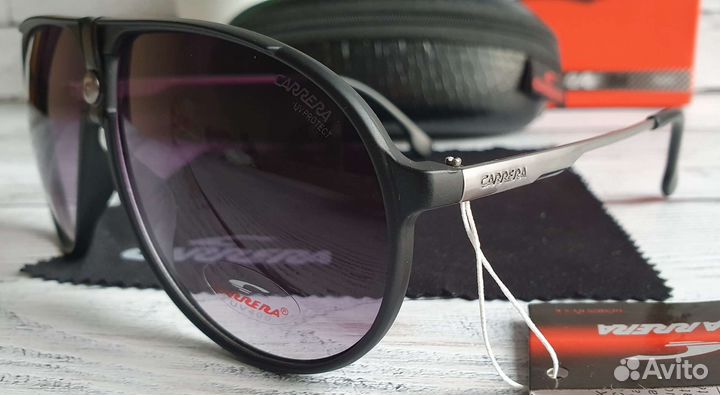 Солнцезащитные очки Carrera новые