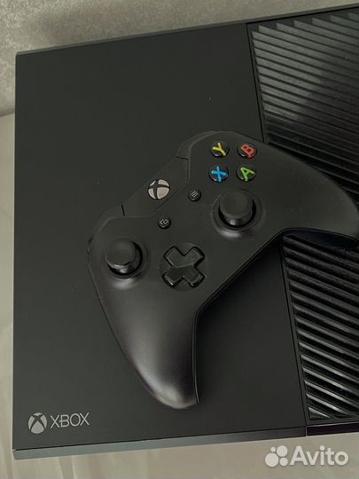 Xbox One + геймпад