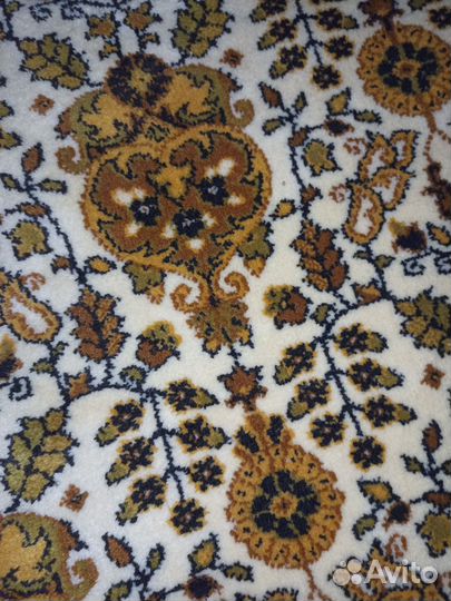 Ковер 150 х 220 б/у состояние нового