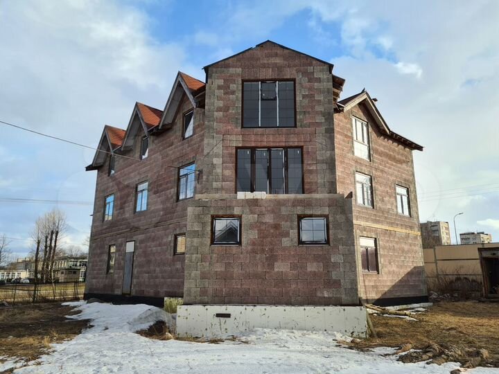 Дом 550 м² на участке 7,5 сот.