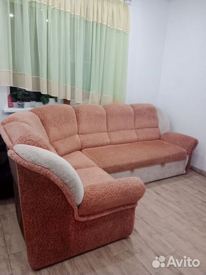 Большой угловой диван