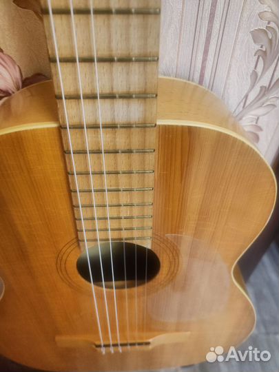 Акустическая гитара