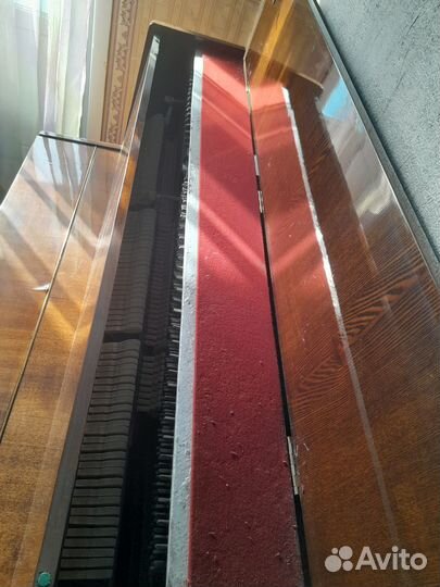 Пианино и стульчик для игры