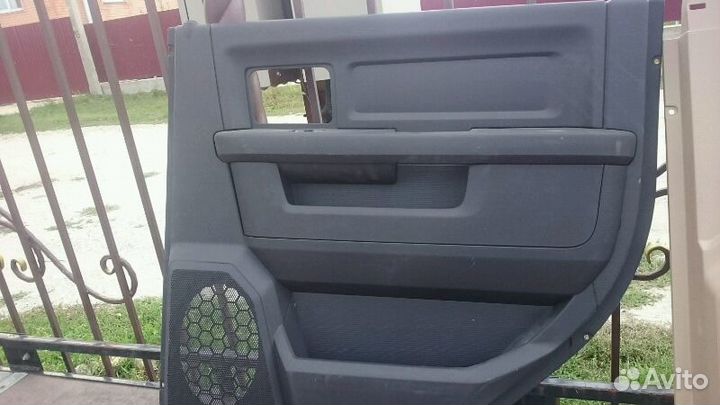Дверная обшивка Dodge ram 2010+