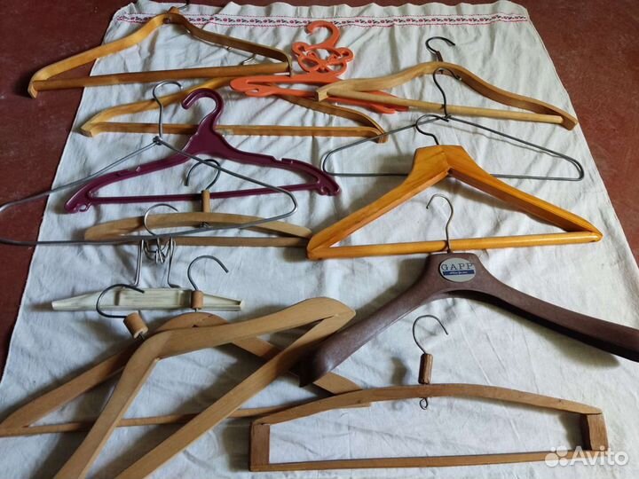 Вешалки плечики