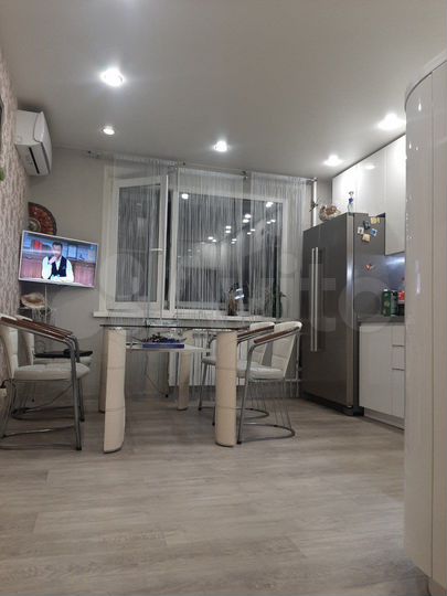 4-к. квартира, 105 м², 9/9 эт.