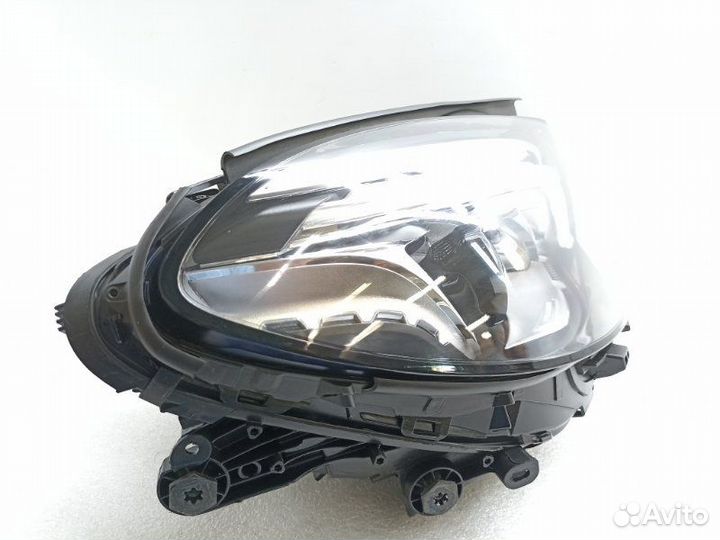 Фара правая Mercedes-Benz Gle-Class W166 2.2D 2018