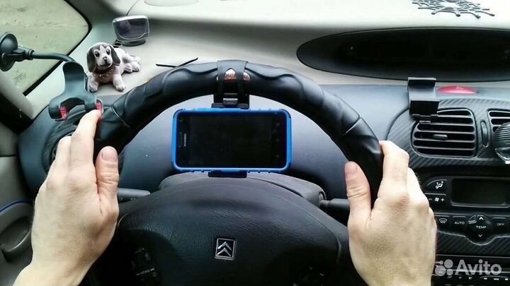 Держатель для телефона в машину