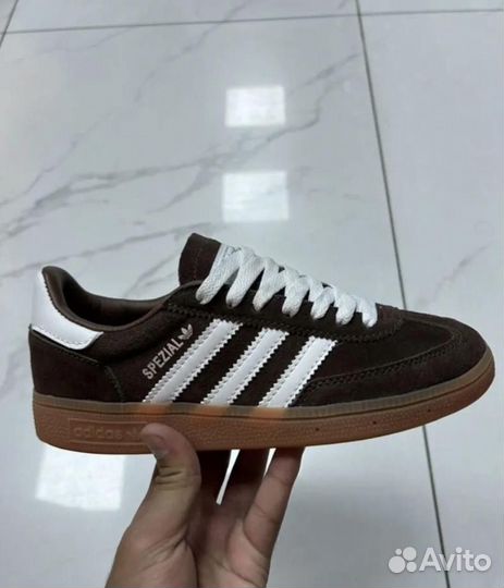 Кроссовки adidas spezial
