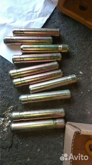 Палец гусеничной цепи замыкающий 4257146 ZX120 CH