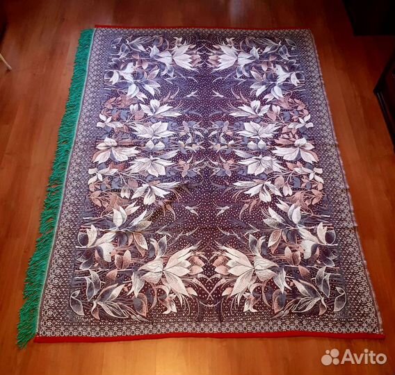 Плед, ковёр, покрывала на диван