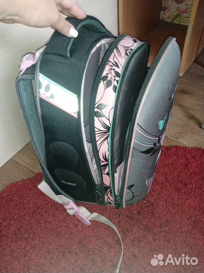 Продам школьный рюкзак для девочки