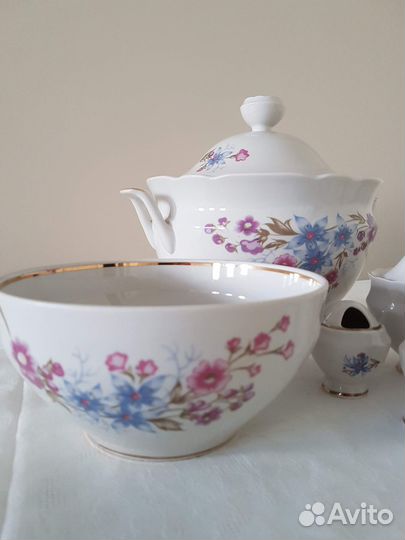 Столовый сервиз новый