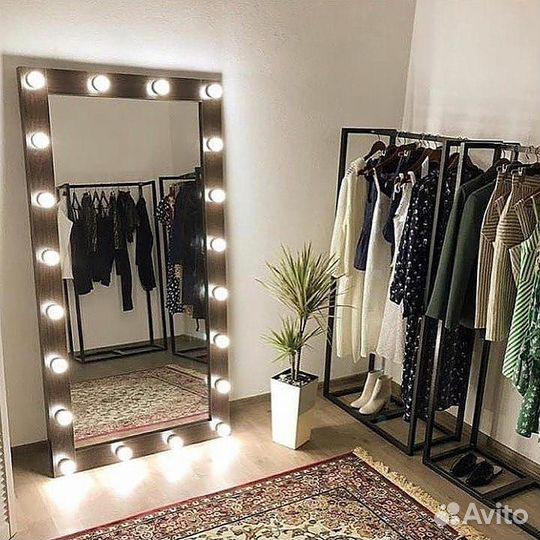 Зеркало с лампочками