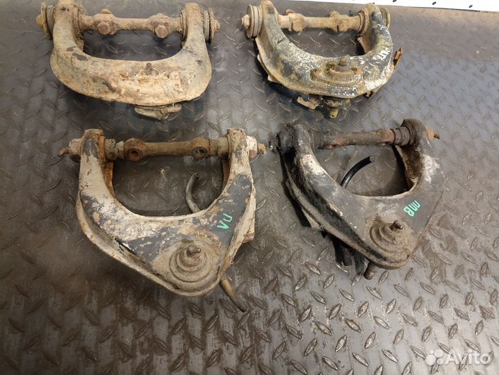 Рычаг передний верхний для Mitsubishi Pajero 1