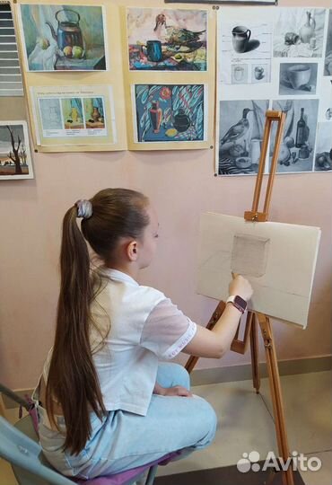 Занятия в детской студии. Рисование, лепка