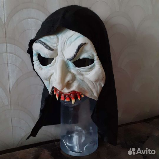 Маска на хэловин