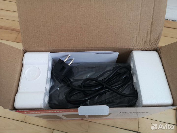 Источник бесперебойного питания Cyberpower UTC850E