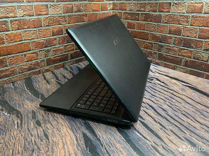 Ноутбук Asus для учебы и работы