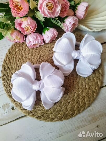 Белые школьные банты