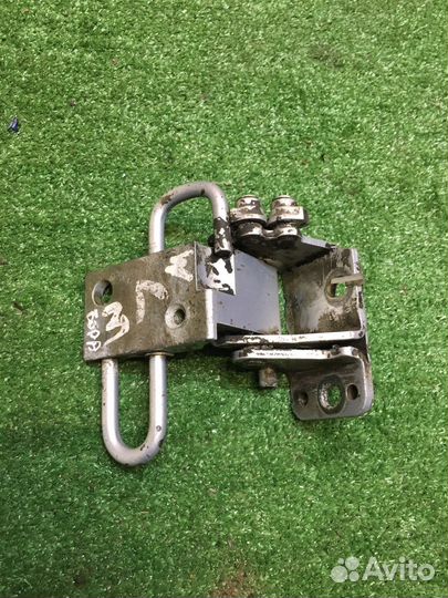 Петля задней левой двери VW Bora