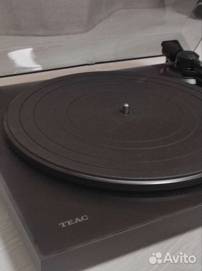 Виниловый проигрыватель teac