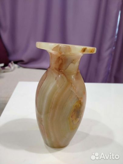 Ваза из натурального оникса