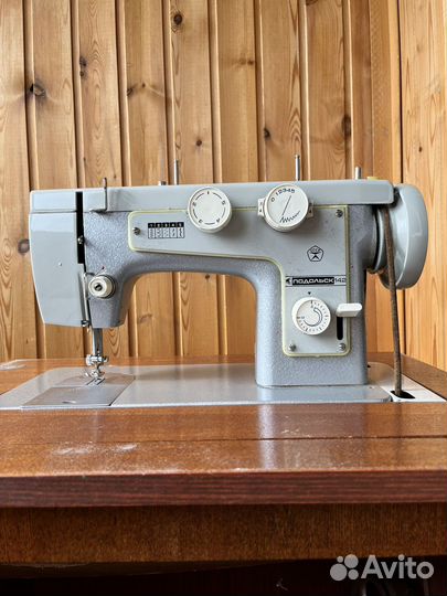 Швейная машина Подольск 142