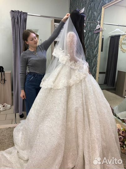 Свадебное платье 42 44 бу