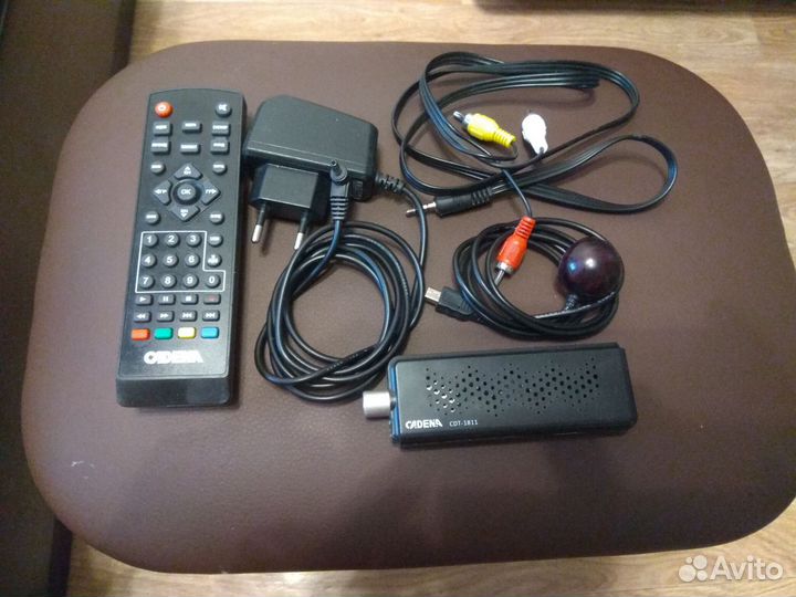 Приставка для цифрового тв Cadena CDT-1811